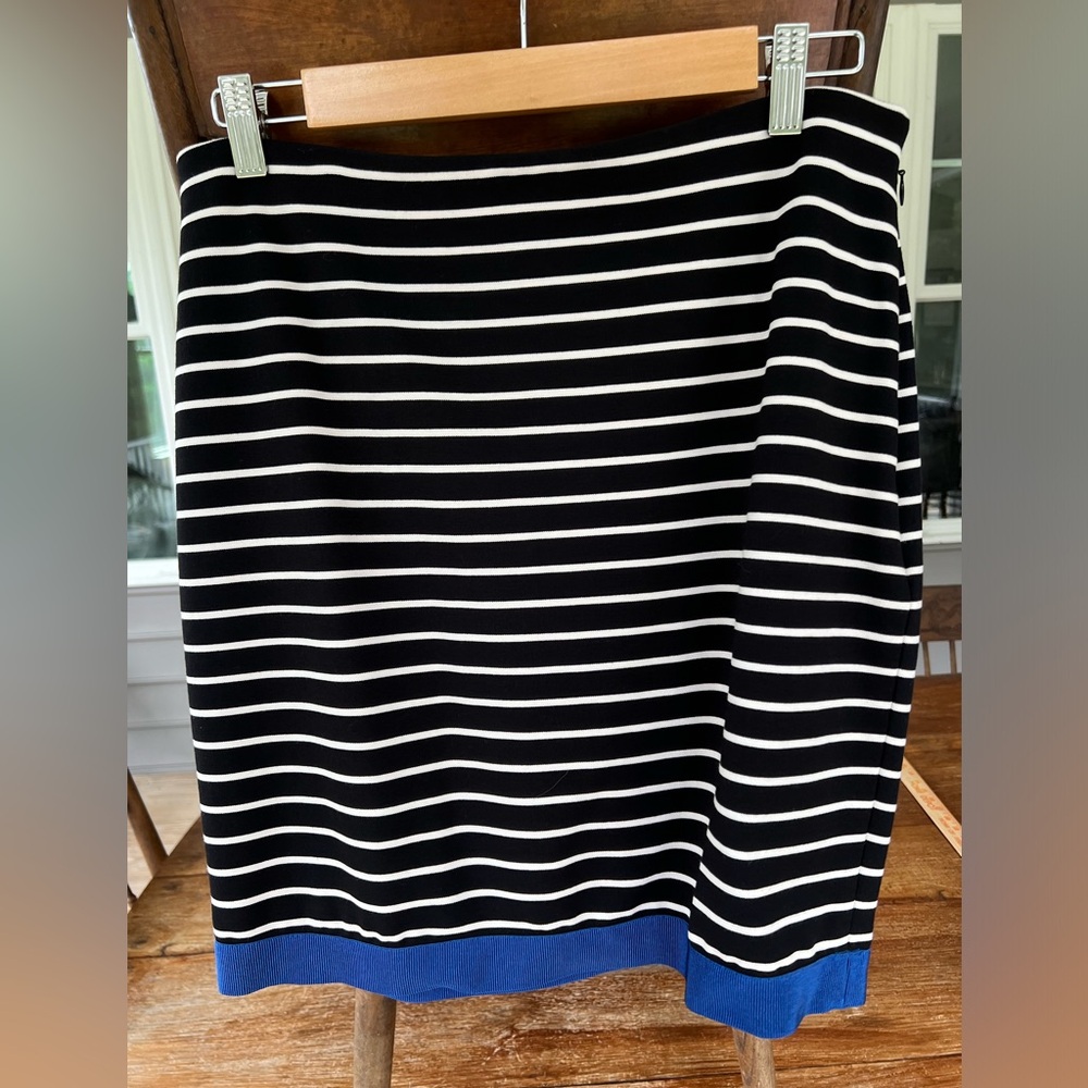 Ann Taylor Skirt Black White Striped Blue Ribbon Trim Side Zip EUC Size 8
